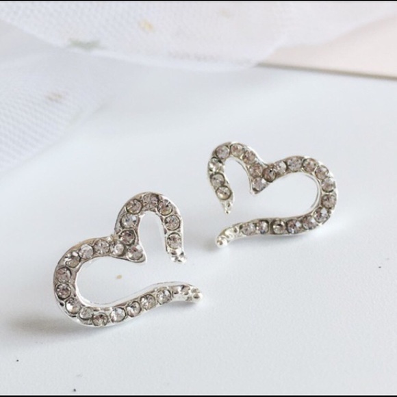 Jewelry - Heart earrings